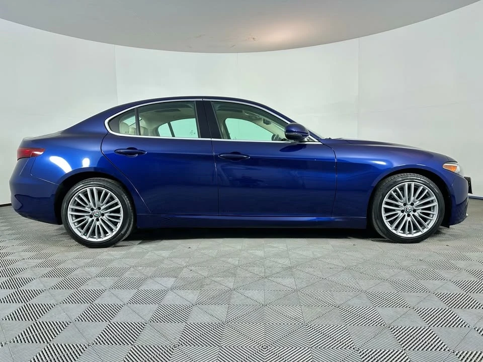 2017 Alfa Romeo Giulia - Image 4 of 15