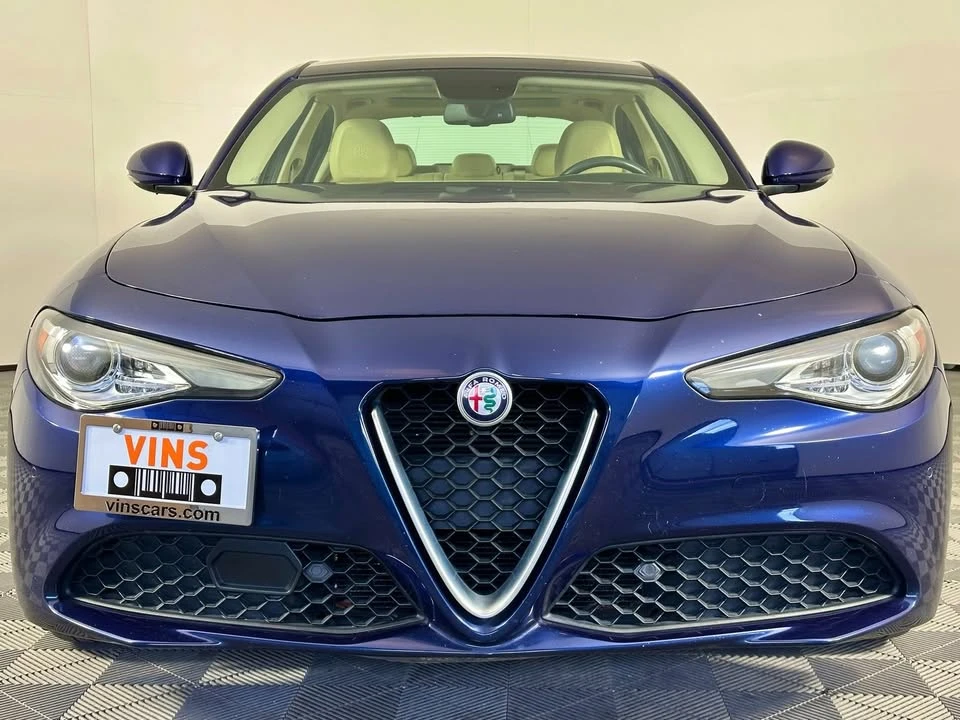 2017 Alfa Romeo Giulia - Image 6 of 15