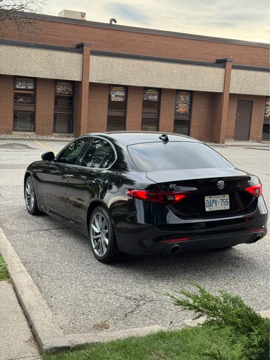 2017 Alfa Romeo Giulia - Image 5 of 15
