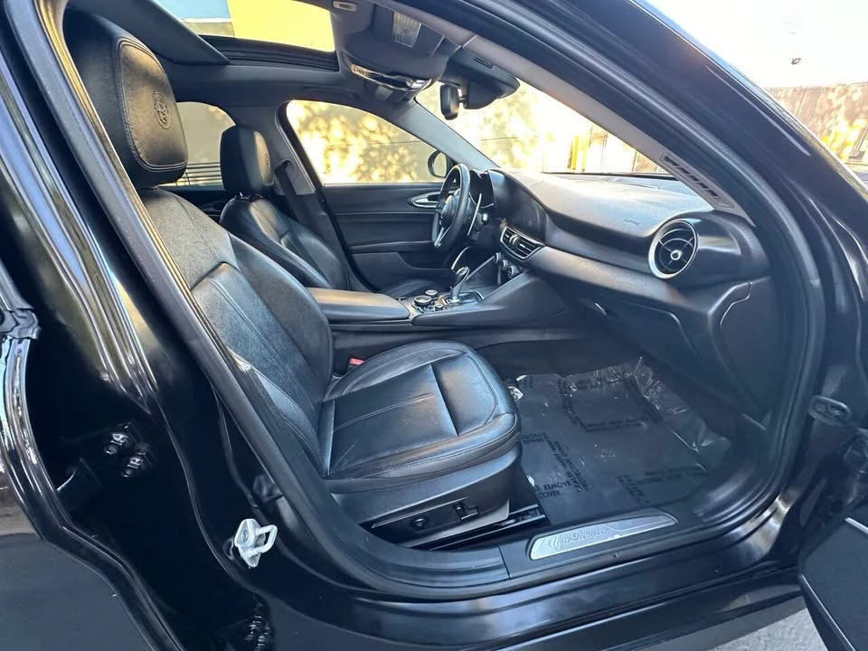 2017 Alfa Romeo Giulia - Image 20 of 20