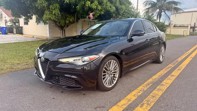 2017 Alfa Romeo Giulia Giulia