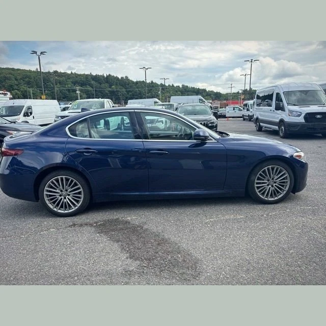 2017 Alfa Romeo Giulia - Image 8 of 12