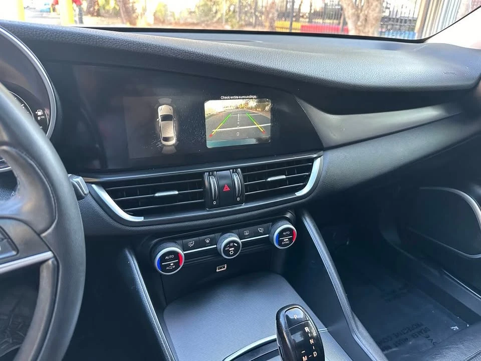 2017 Alfa Romeo Giulia - Image 19 of 20