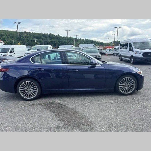 2017 Alfa Romeo Giulia - Image 8 of 12