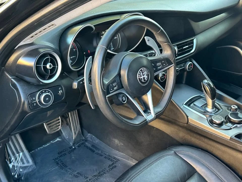 2017 Alfa Romeo Giulia - Image 12 of 20