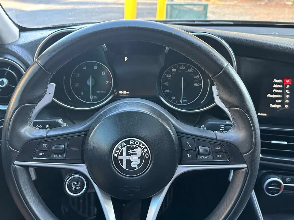 2017 Alfa Romeo Giulia - Image 14 of 20