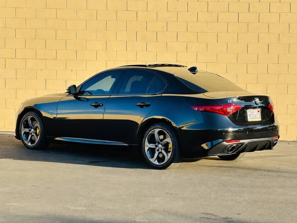 2017 Alfa Romeo Giulia - Image 5 of 20