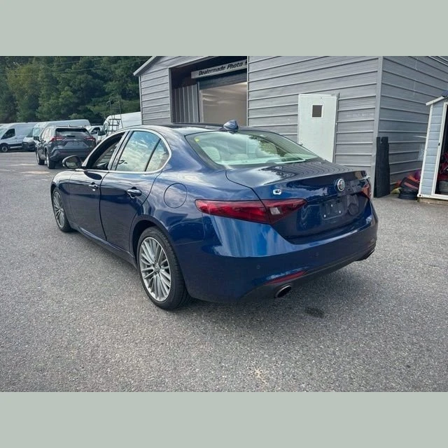 2017 Alfa Romeo Giulia - Image 5 of 12