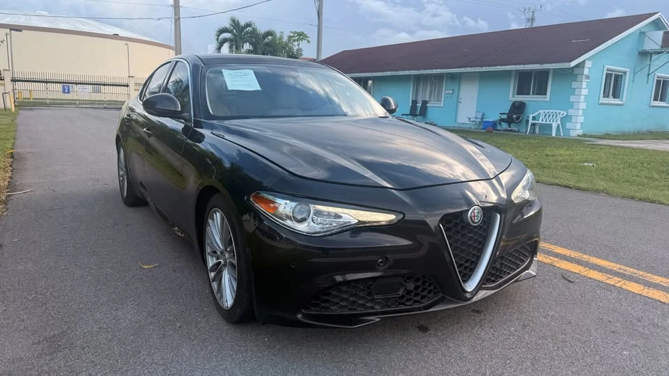 2017 Alfa Romeo Giulia - Image 3 of 10