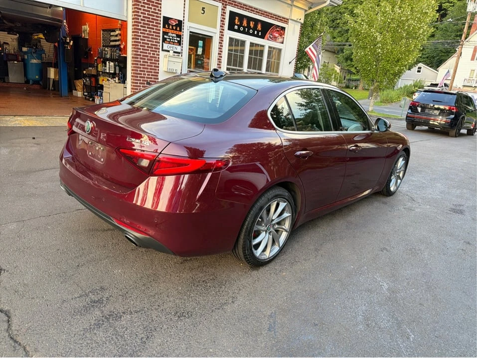 2017 Alfa Romeo Giulia - Image 7 of 20