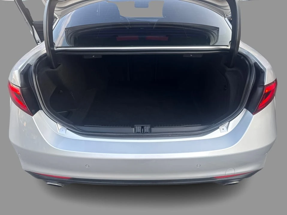 2017 Alfa Romeo Giulia - Image 12 of 20