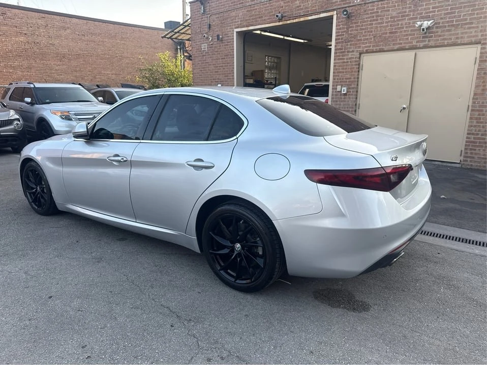2017 Alfa Romeo Giulia - Image 6 of 20