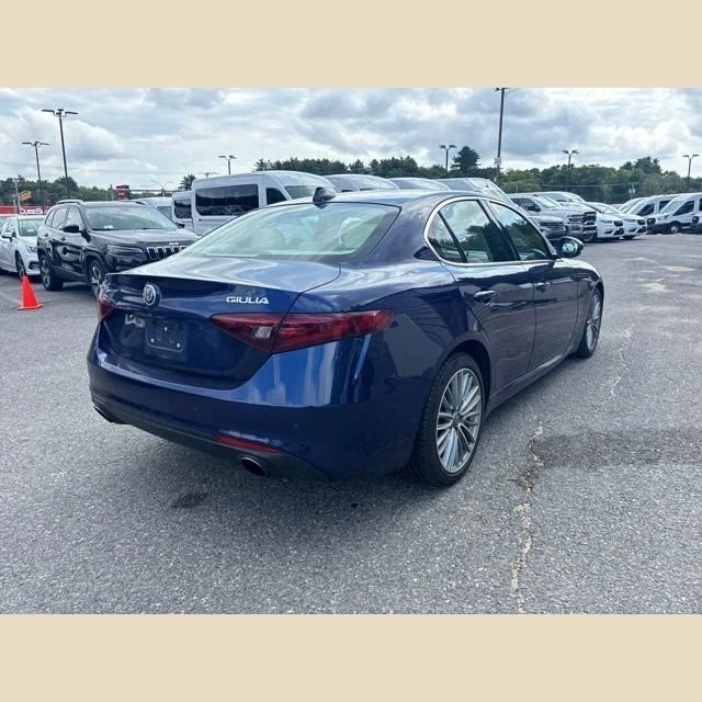 2017 Alfa Romeo Giulia - Image 7 of 12