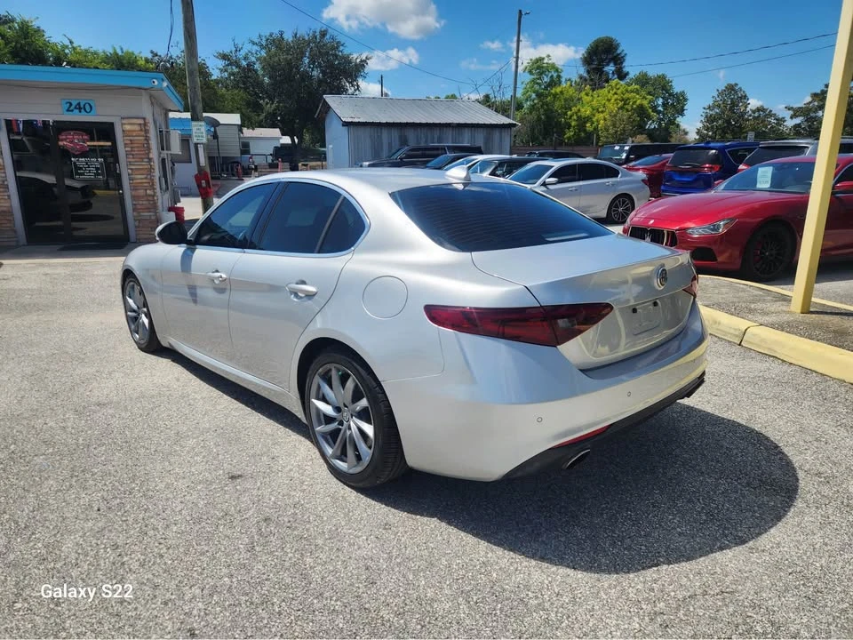 2017 Alfa Romeo Giulia - Image 4 of 9