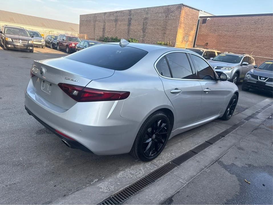 2017 Alfa Romeo Giulia - Image 4 of 20