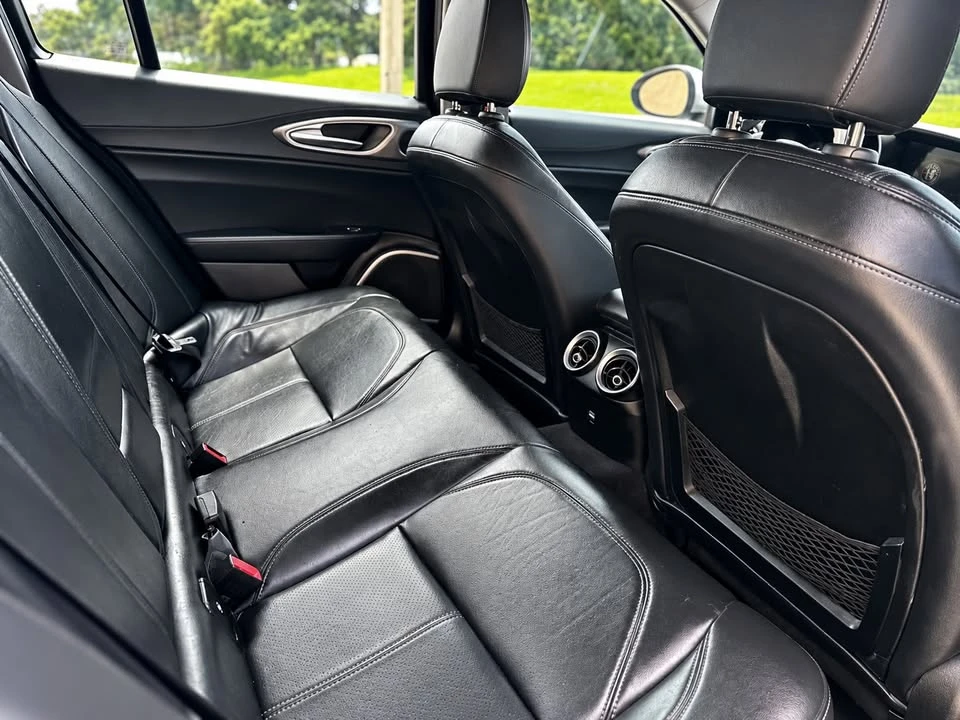 2017 Alfa Romeo Giulia - Image 14 of 16