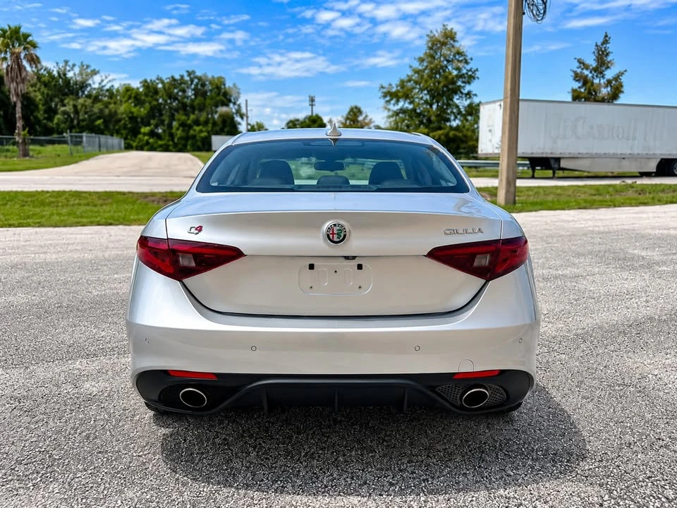 2017 Alfa Romeo Giulia - Image 5 of 16