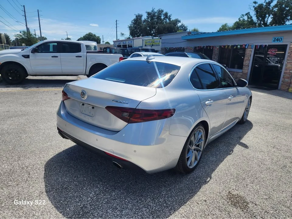 2017 Alfa Romeo Giulia - Image 7 of 9