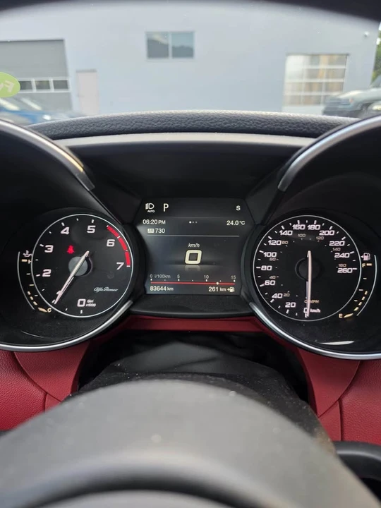 2017 Alfa Romeo Giulia - Image 6 of 6