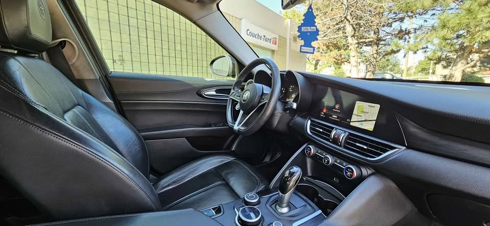 2017 Alfa Romeo Giulia - Image 14 of 20