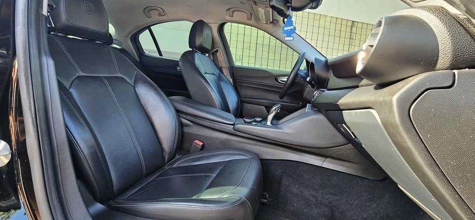 2017 Alfa Romeo Giulia - Image 20 of 20