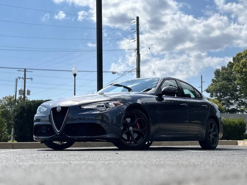 2017 Alfa Romeo Giulia - Image 2 of 3