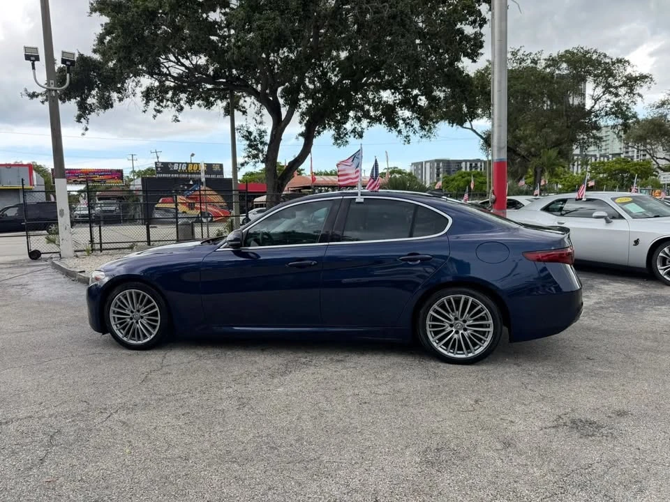 2017 Alfa Romeo Giulia - Image 3 of 16
