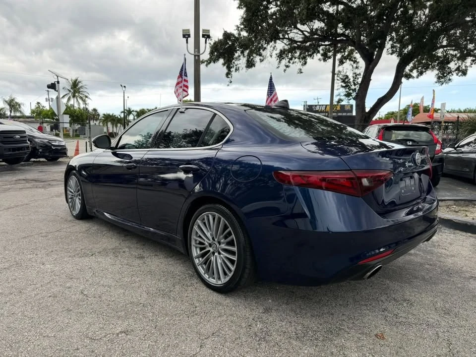 2017 Alfa Romeo Giulia - Image 7 of 16