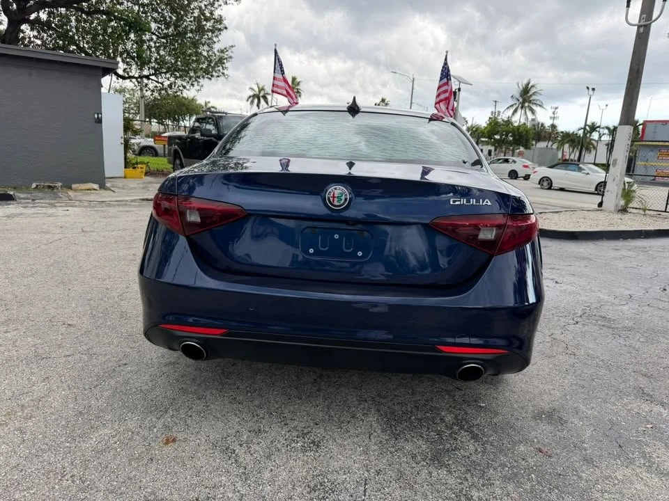 2017 Alfa Romeo Giulia - Image 6 of 16