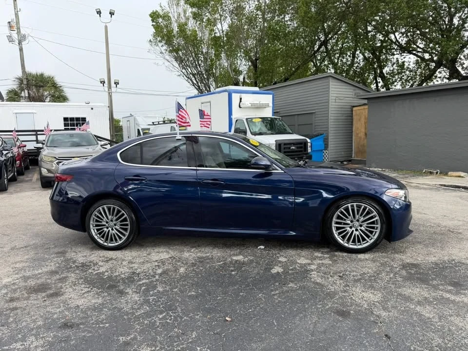 2017 Alfa Romeo Giulia - Image 4 of 16