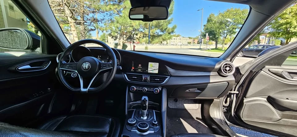 2017 Alfa Romeo Giulia - Image 19 of 20