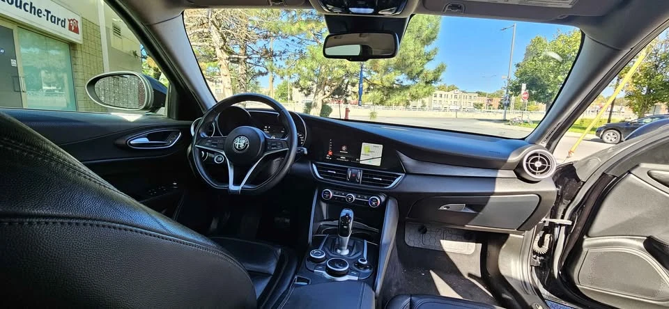 2017 Alfa Romeo Giulia - Image 13 of 20