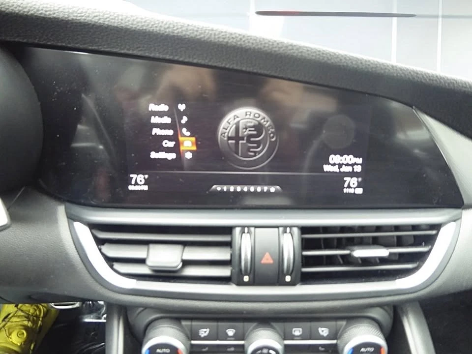 2017 Alfa Romeo Giulia - Image 7 of 14
