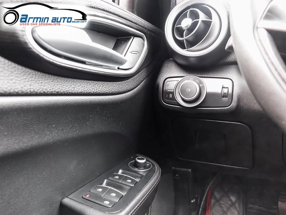 2017 Alfa Romeo Giulia - Image 18 of 20
