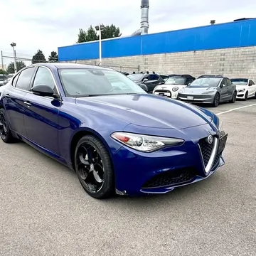 2017 Alfa Romeo Giulia Q4 Base