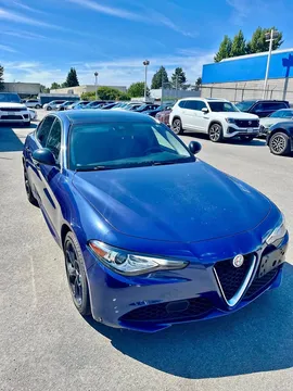 2017 Alfa Romeo Giulia Q4 Base