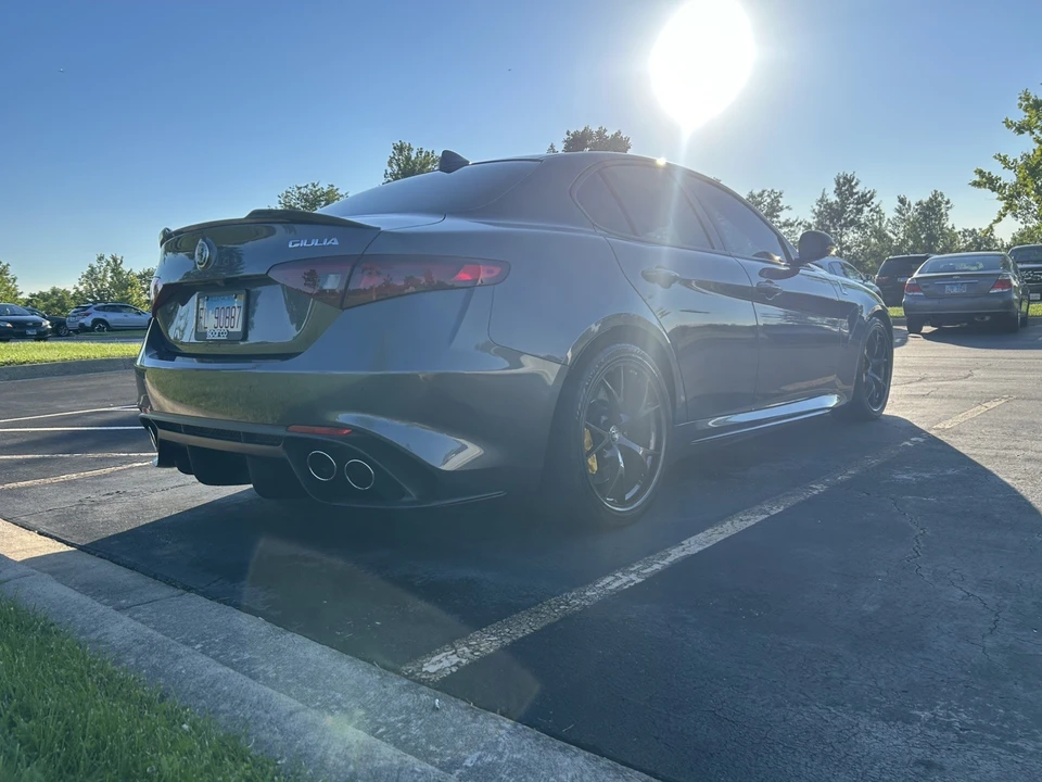 2017 Alfa Romeo Giulia Quadrifoglio - Image 23 of 31