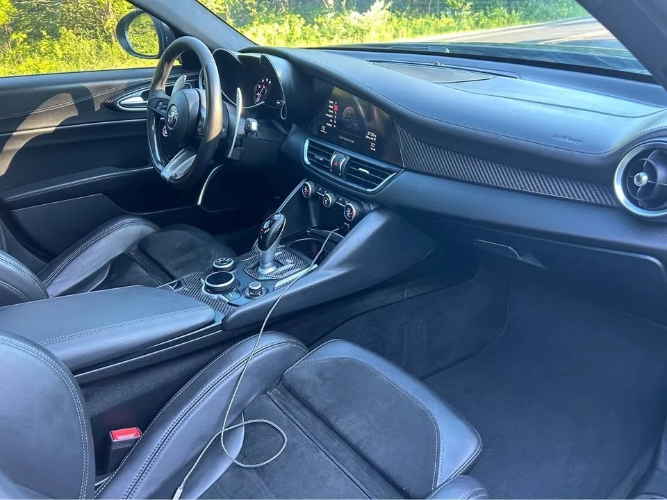 2017 Alfa Romeo Giulia Quadrifoglio - Image 17 of 31