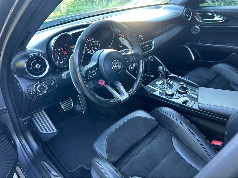 2017 Alfa Romeo Giulia Quadrifoglio - Image 19 of 31