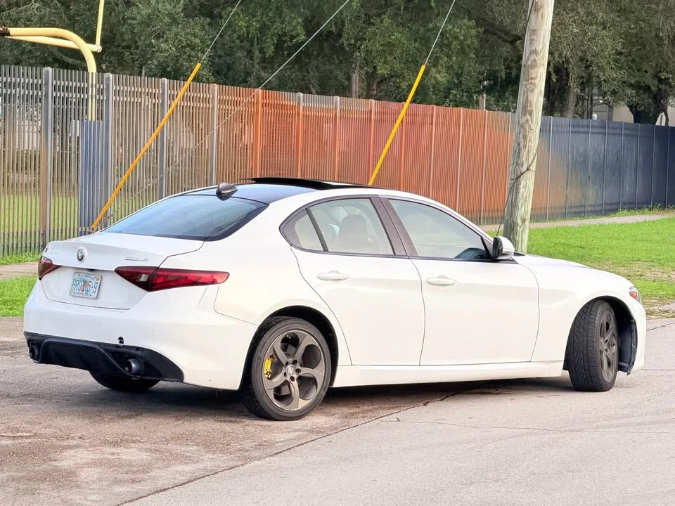 2017 Alfa Romeo Giulia Quadrifoglio - Image 9 of 14