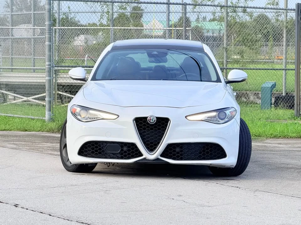 2017 Alfa Romeo Giulia Quadrifoglio - Image 12 of 14