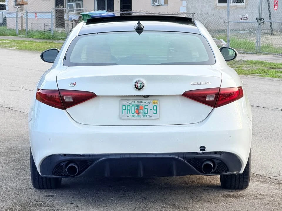 2017 Alfa Romeo Giulia Quadrifoglio - Image 11 of 14