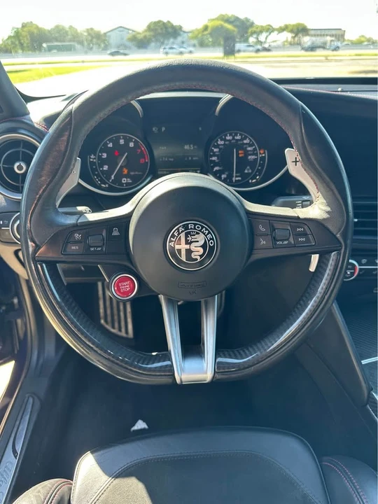 2017 Alfa Romeo Giulia Quadrifoglio - Image 8 of 9