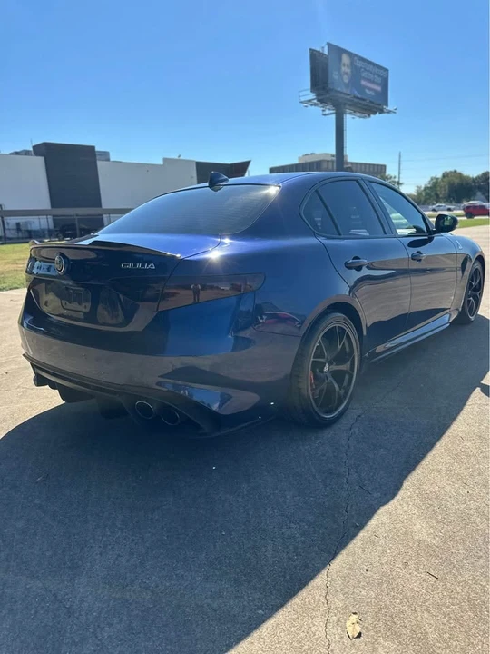 2017 Alfa Romeo Giulia Quadrifoglio - Image 5 of 9