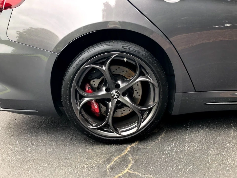 2017 Alfa Romeo Giulia Quadrifoglio - Image 8 of 18