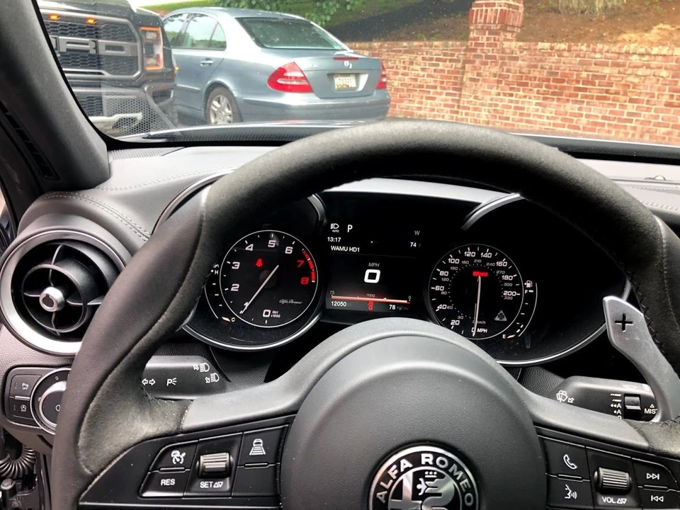 2017 Alfa Romeo Giulia Quadrifoglio - Image 13 of 18