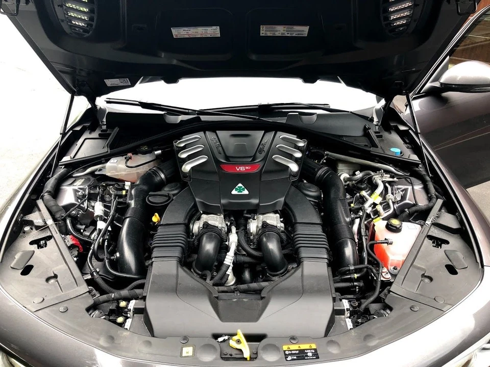 2017 Alfa Romeo Giulia Quadrifoglio - Image 17 of 18