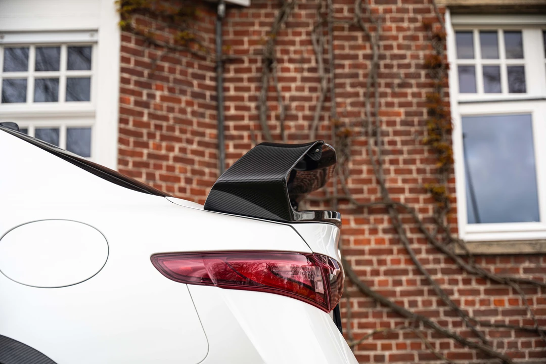 2017 Alfa Romeo Giulia Quadrifoglio - Image 29 of 31