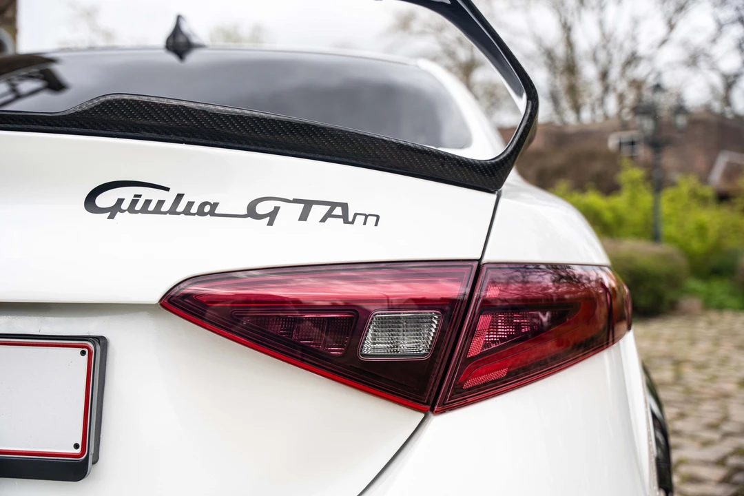 2017 Alfa Romeo Giulia Quadrifoglio - Image 16 of 31