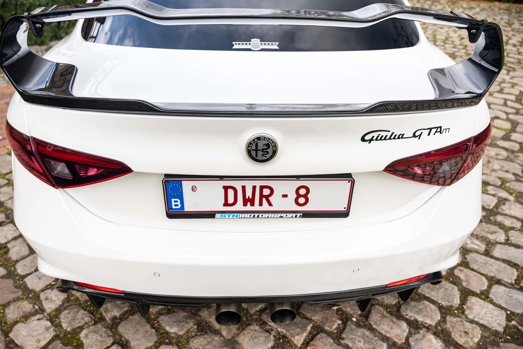 2017 Alfa Romeo Giulia Quadrifoglio - Image 24 of 31
